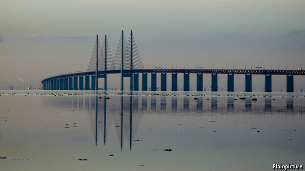 Neighbour languages: linguistic coexistence